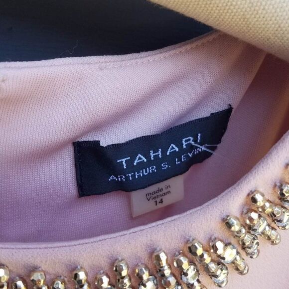 NWT !!   Beautiful!  Tahari Pink Rhinestone Collar Sheath Size 14 - Picture 4 of 12